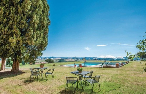 Monteroni d'Arbia Villa | Independent villa with wonderful view. Pool. Up t 22 guests