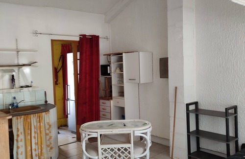 Besse-sur-Issole House | Independent studio