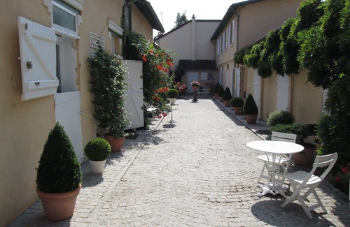 Maisons-Laffitte Apartment | Independent studio 20 mins from PARIS center by RER in former stables