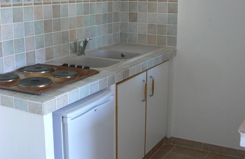 Peymeinade Apartment | Independent studio.Ground floor villa/Côte d'Azur Entrance, pool,parking private
