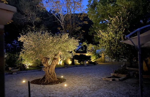 Cers House | Independent suite- Ground floor of our family home in the middle of a vineyard