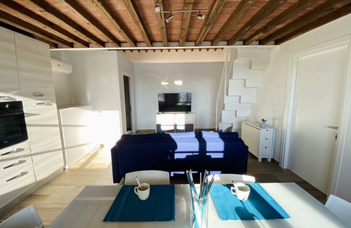 Ponte Buriano House | Independent villa immersed in the green Tuscan hills