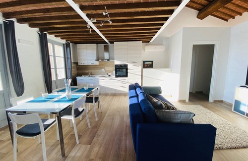 Ponte Buriano House | Independent villa immersed in the green Tuscan hills