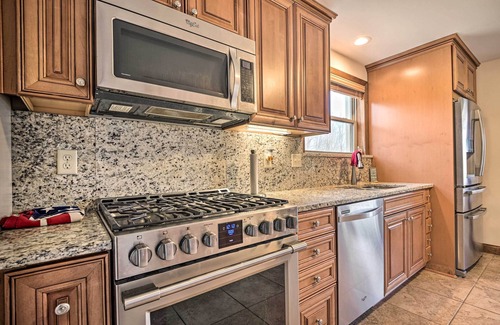 Indian Lake House | Indian Lake Retreat w/Wet Bar & Covered Deck