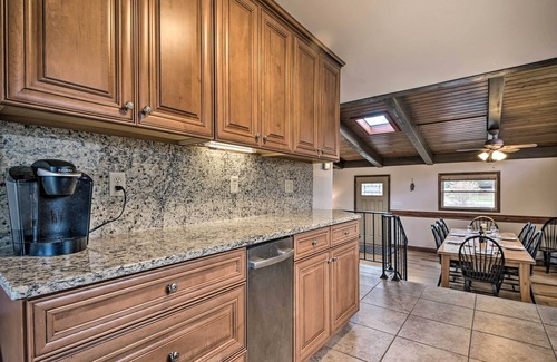 Indian Lake House | Indian Lake Retreat w/Wet Bar & Covered Deck