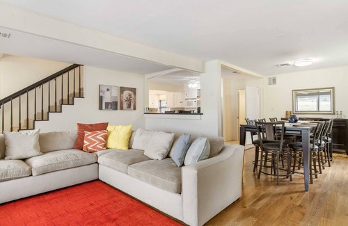 Bandera House | Indian Springs Lakehouse
