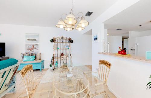 Independence Square Apartment | Indian Sunset Beach 7