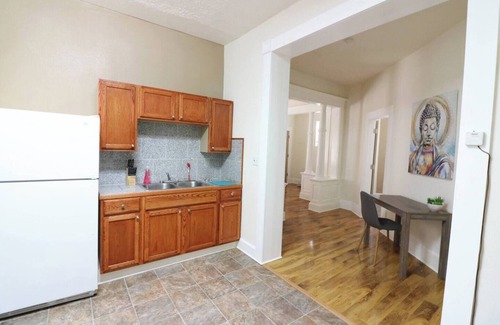 Near Eastside Apartment | Indianapolis 1BR Retreat w/Parking & Workspace