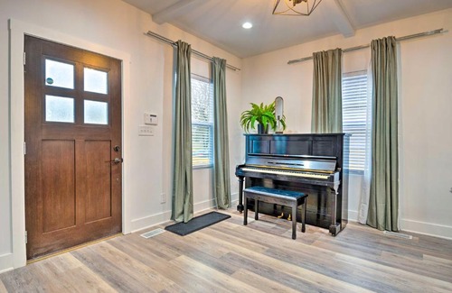 Near Eastside House | Indianapolis Vacation Home 3 Mi to Dtwn!