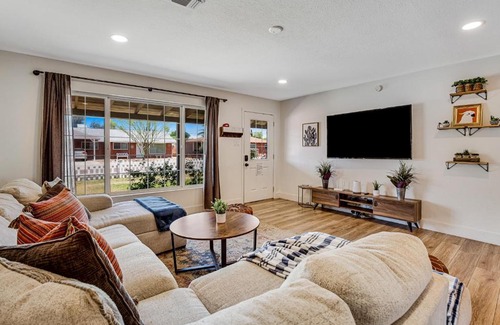Scottsdale Estates Five House | Indianola Adventures