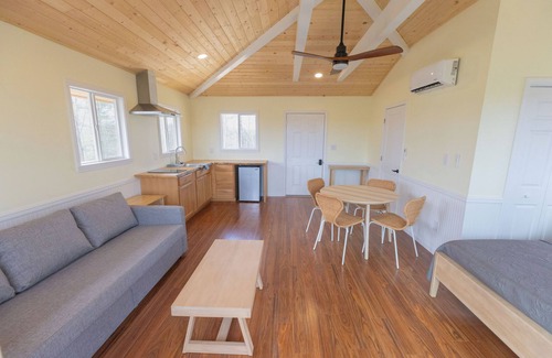 Rogers Cabin | 'Indigo Bunting' - One of our cute and tidy Lookout Cabins