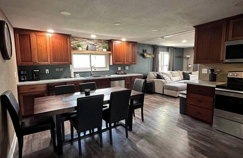 Vernon County House | Indoor Fish Cleaning - Darts - Poker - Newly Remodeled