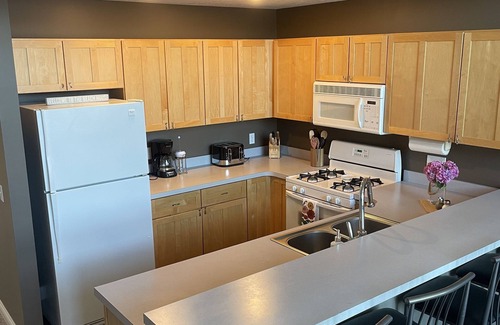 Manistee Condo | Indoor/Outdoor Pool and Hot Tub, Beautiful Beaches, Perfect for Golf Vacations