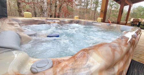 Eagle Mountain House | Indoor Outdoor Pools Hot Tub 6 Seater Fire Pit Wineries Pickleball