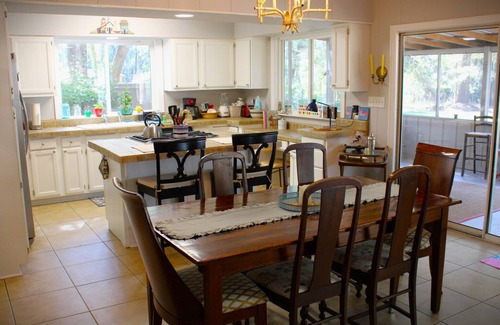 Darien House | Indulge in the ultimate experience at Quite a Catch in coastal Darien, GA.