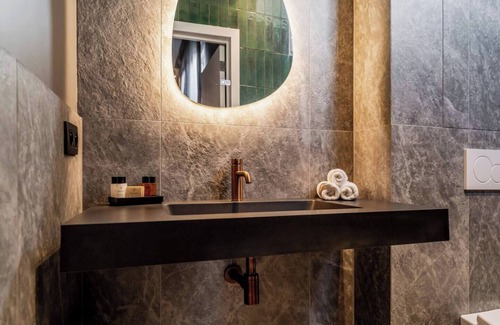 Sint-Andries Apartment | Industrial-Chic Renovated Studio