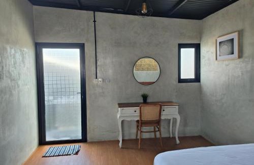 Denpasar Barat Apartment | Industrial nia room