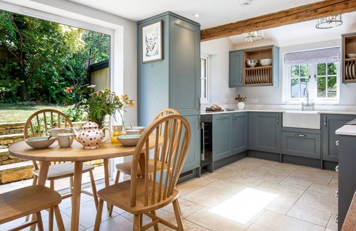 Charlbury Cottage | Inglenook Cottage - pet friendly in Charlbury