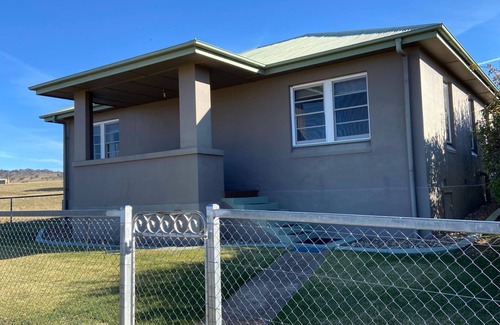 Adaminaby House | Inglewood Cottage - rural getaway