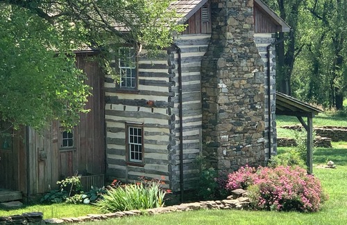 Rippon Cabin | Inglewood - Historic Family Cabin on Working Farm