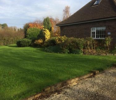 Knockaderry Cross Roads Bed & Breakfast | Inglewood Lodge B&B