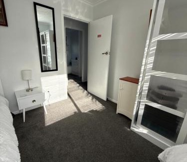 Rewa Bed & Breakfast | Inglewood shared Home BNB