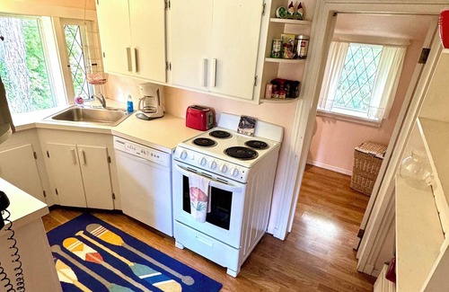 Charlevoix Cottage | Inhabit A Hobbit House!