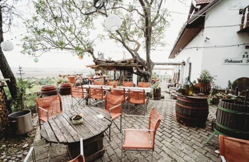 Somloszolos House | Inhauser Pincészet&Guesthouse&Restaurant