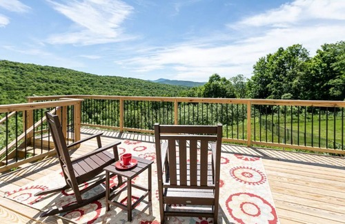 Essex Junction Apartment | Inn at 84 Cortland: Cozy 1BR private entrance/bath