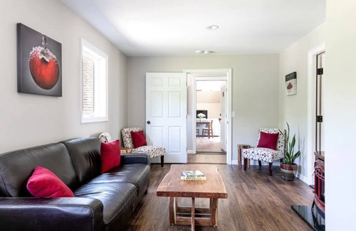 Essex Junction Apartment | Inn at 84 Cortland: Cozy 1BR private entrance/bath