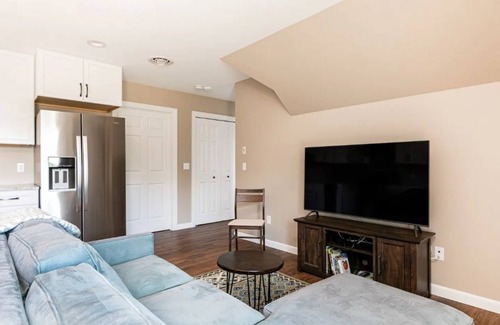 Essex Junction Apartment | Inn at 84 Empire: New fully furnished 1 BR Apt