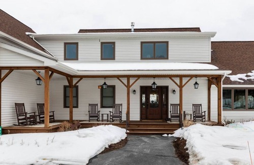 Essex Junction Apartment | Inn at 84 Honeycrisp: 1 King BR private bath with sofa