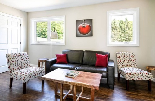 Essex Junction Apartment | Inn at 84 McIntosh: Cozy 1BR private entrance/bath