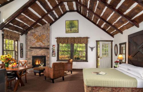Forestburgh Hotel | Inn at Lake Joseph