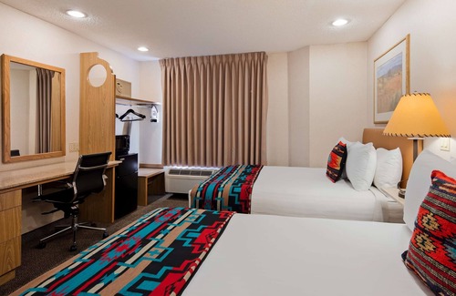 Santa Fe Hotel | Inn at Santa Fe, SureStay Collection by Best Western