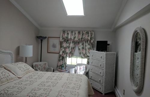 Village Green Bed & Breakfast | Inn At The Park - The Cottage