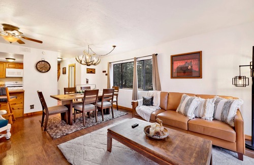 Fox Farm Cabin | Inn Between Pines Log Cabin Big Bear- Hot Tub- Games-