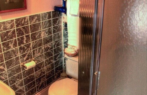 Allerton Bed & Breakfast | Inn of the Six-Toed Cat