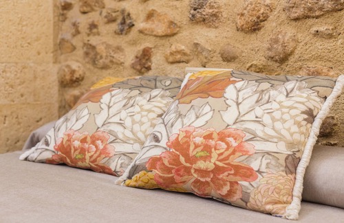 Villalonga House | Inn 'Suite Junior' with Private Terrace, Wi-Fi and Air Conditioning