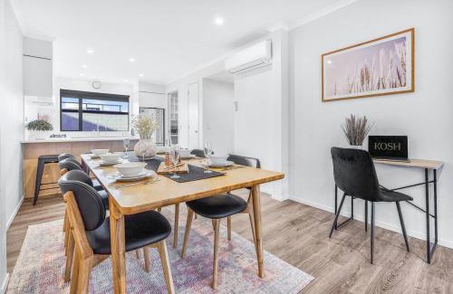Hamilton House | Inner City Spacious, Modern Apartment -By KOSH BNB