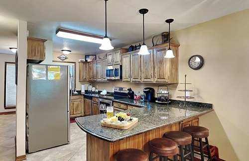 Ruidoso Condo | Innsbrook 254 | Pet-Friendly, Great View, Amenities