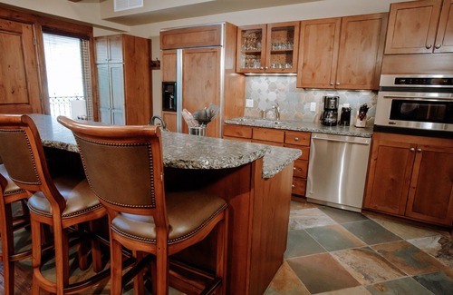 West End Condo | Innsbruck Aspen | Deluxe One-Bedroom Garden Residence 03 w/Hot tub, Centrally located
