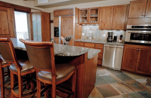 West End Condo | Innsbruck Aspen | Deluxe One-Bedroom Garden Residence 02 w/Hot tub, Centrally located