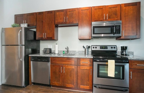 Hillsboro Village House | Inquiry for Week Day Special/Free Parking/2BD by Zen Living