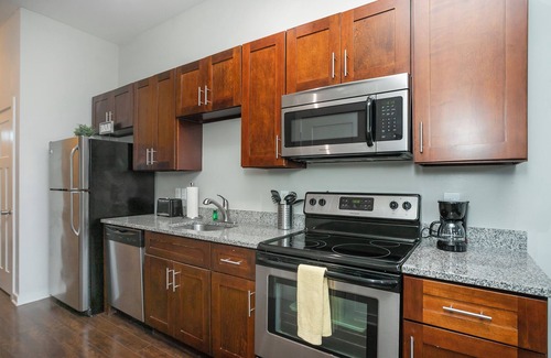 Hillsboro Village House | Inquiry for Week Day Special/Free Parking/2BD by Zen Living