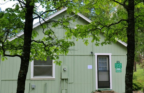 Foresta Cabin | INSIDE YOSEMITE! 10 Minutes From Yosemite Valley. Summer and fall openings!