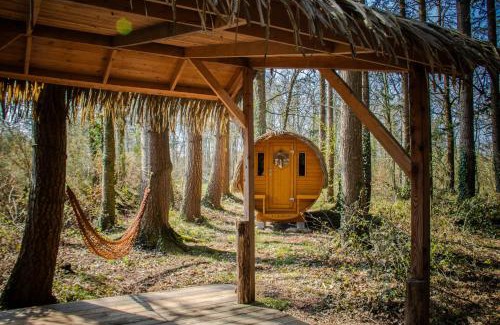 Epiniac Bed & Breakfast | Insolites, Les Ormes, Epiniac