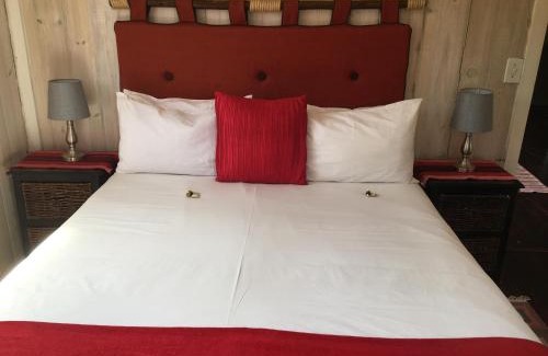 Maanhaarrand Resort | Intaba Thulile