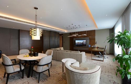 Chongchuan Hotel | InterContinental Nantong by IHG-Best view of yangtze