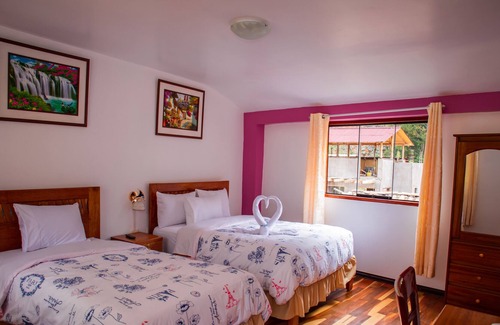 Ollantaytambo House | Intitambo three star hotel with panoramic view of the mountains